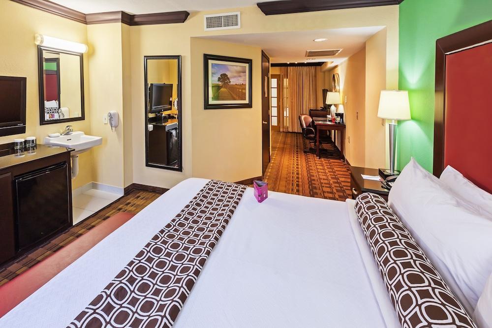 Crowne Plaza Suites Houston - Near Sugar Land Exteriér fotografie