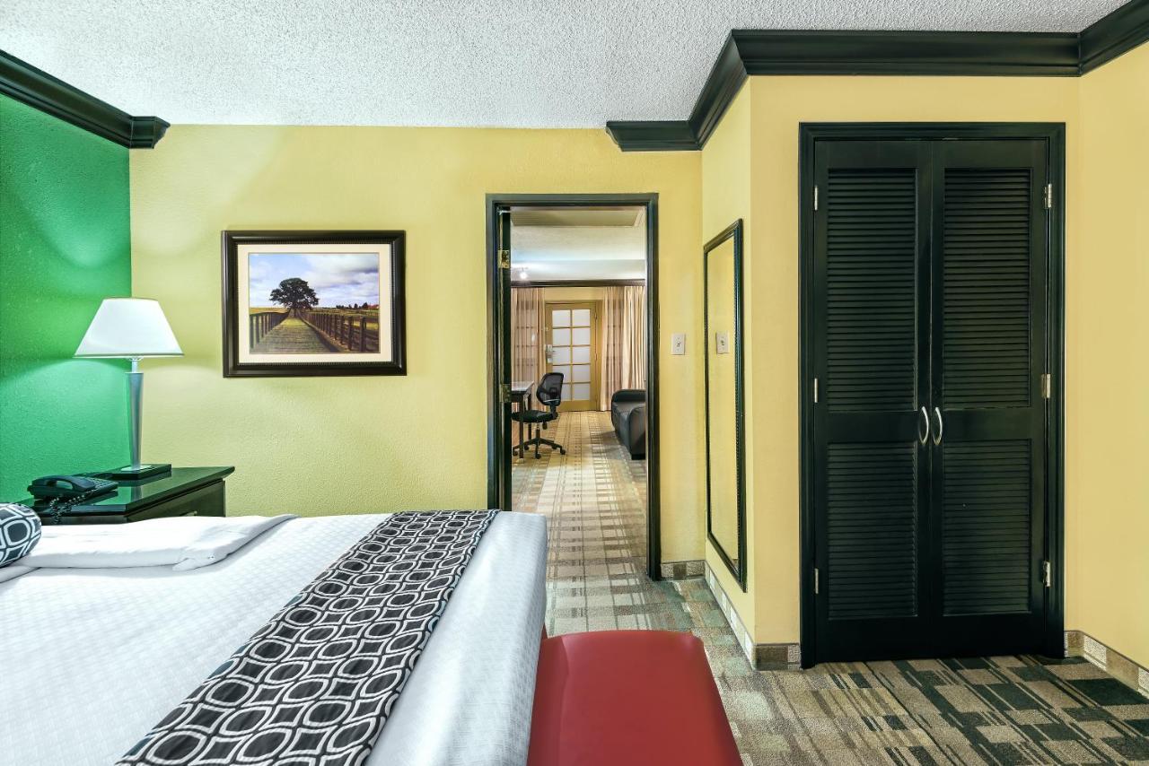 Crowne Plaza Suites Houston - Near Sugar Land Exteriér fotografie